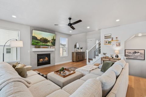 Photo of 5658 W 7340 S, West Jordan, UT 84081 (MLS # 2131007)