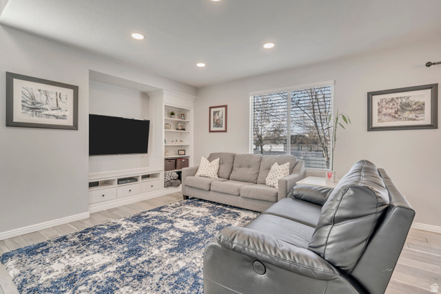 THE VILLAGE AT COUNTRY CROSSING NEIGHBORHOOD PHASE - Residential