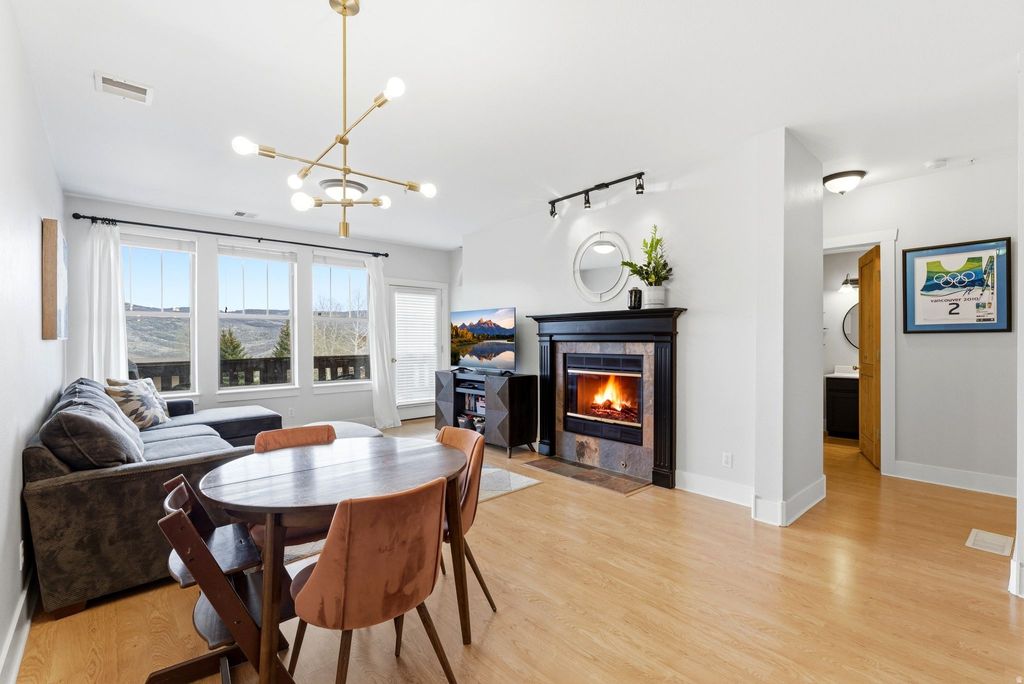 Photo of 8231 MEADOWVIEW CT #K12, Snyderville, UT 84098 (MLS # 2146332)