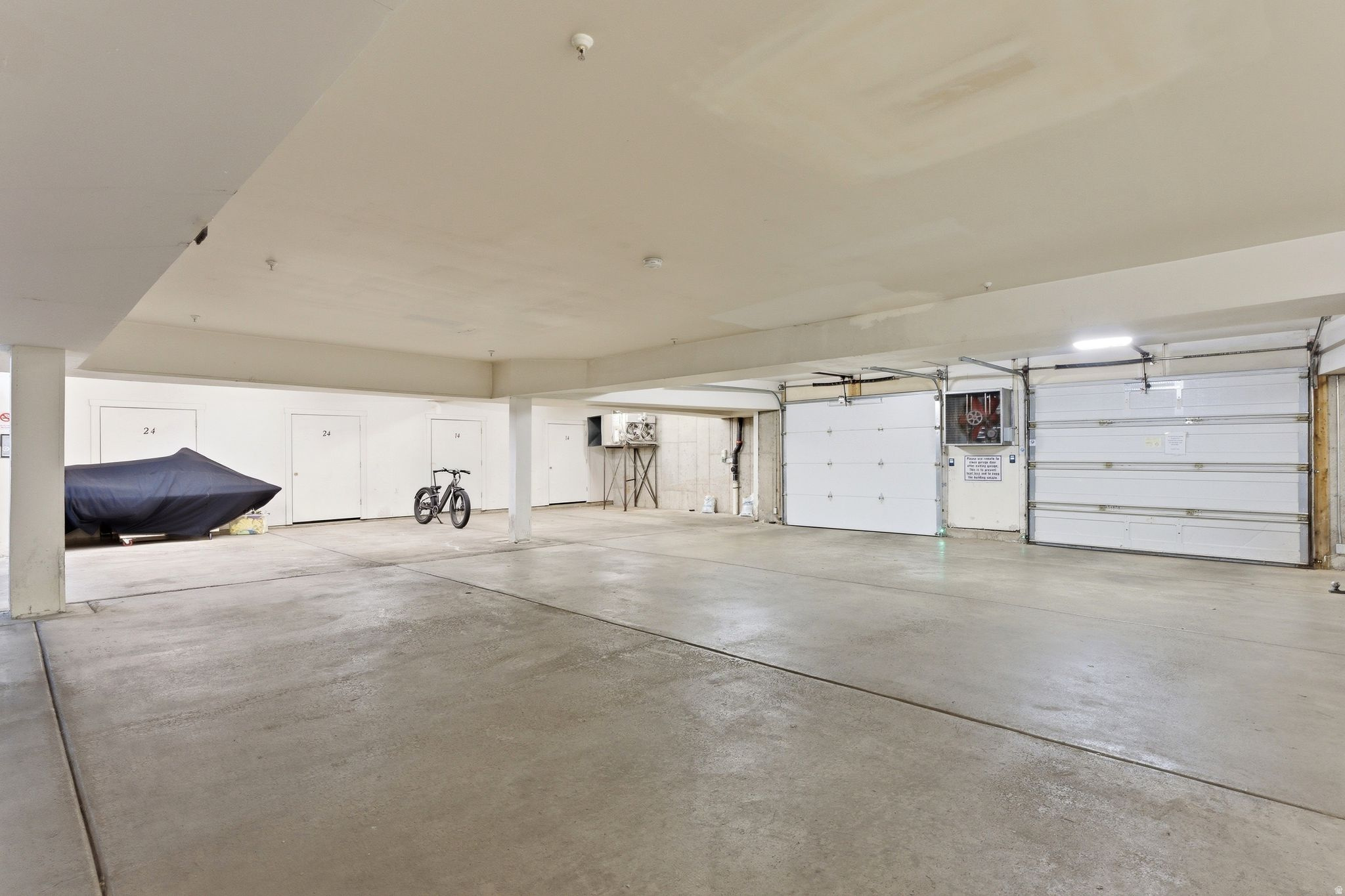 PINEBROOK POINTE CONDOMINIUMS - Residential