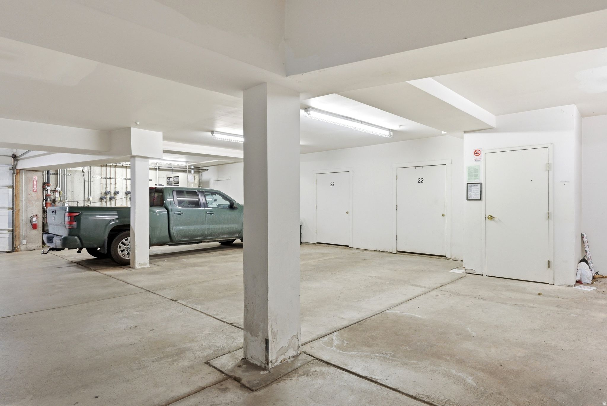 PINEBROOK POINTE CONDOMINIUMS - Residential