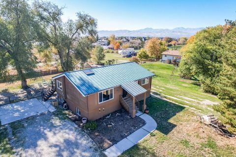 Photo of 544 E 11900 S, Draper, UT 84020 (MLS # 2124279)