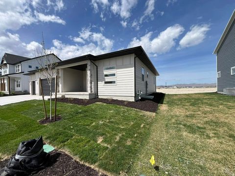 Tiny photo for 1159 E BLACKFEET DR #522, Eagle Mountain, UT 84005 (MLS # 2158987)