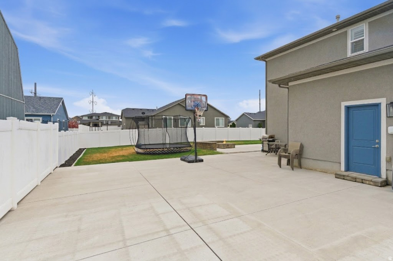 WILLIS CROSSING - Residential