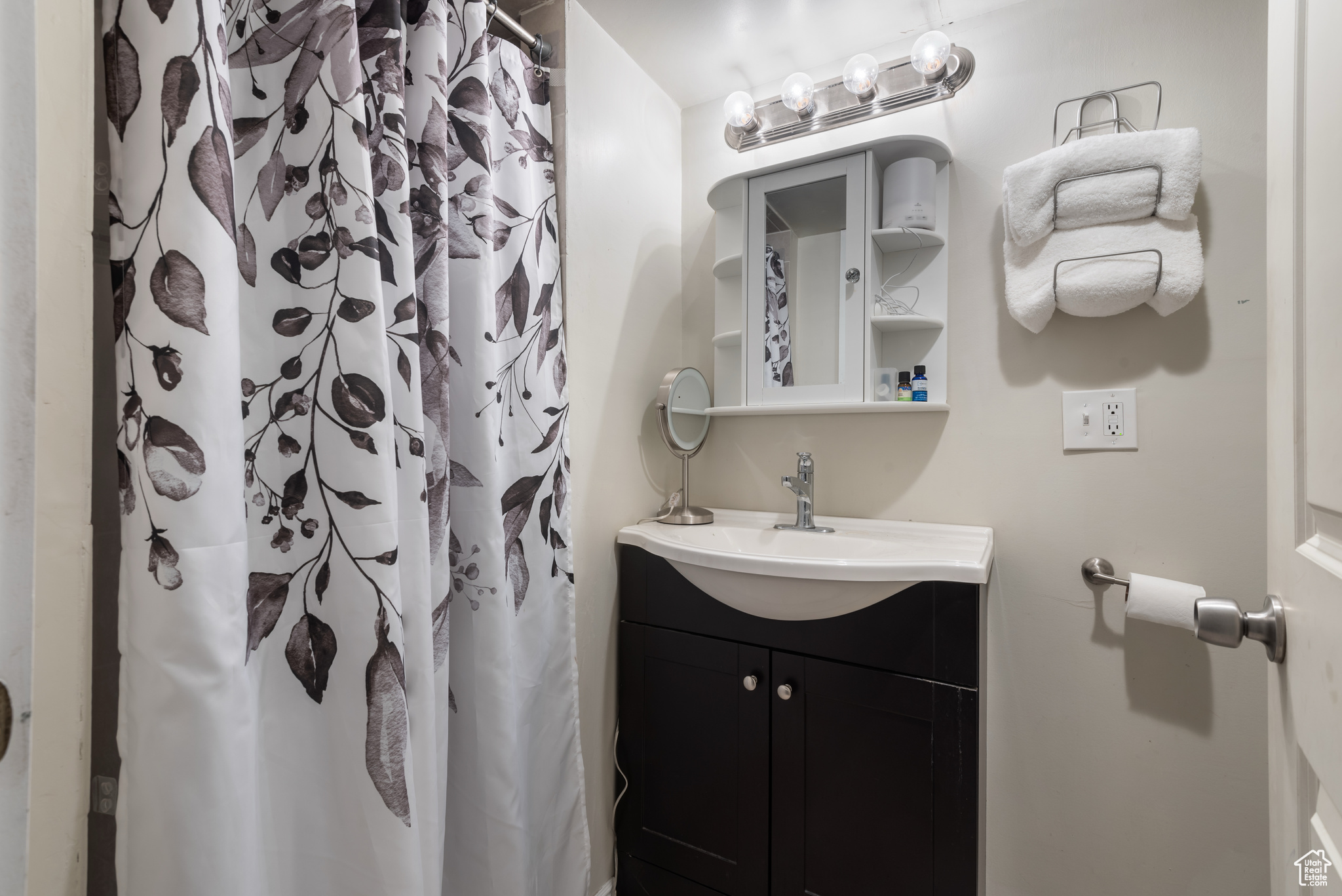 COLUMBIA VILLAGE - Residential