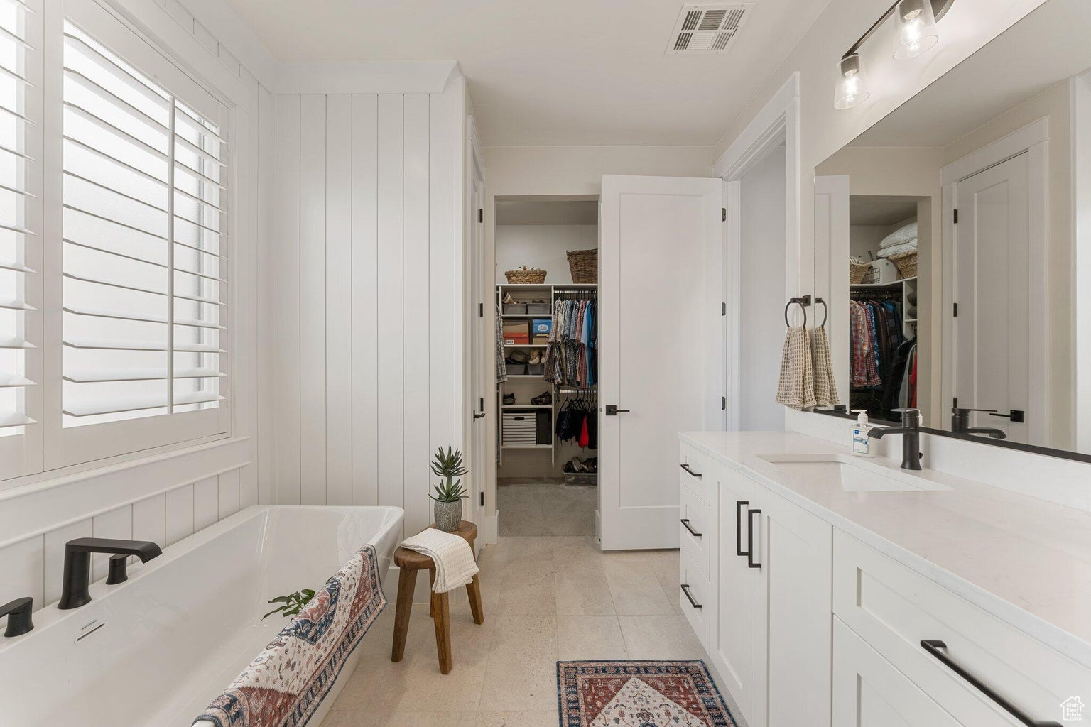 RED MESA AT SUNRISE VALLEY 2 - Residential