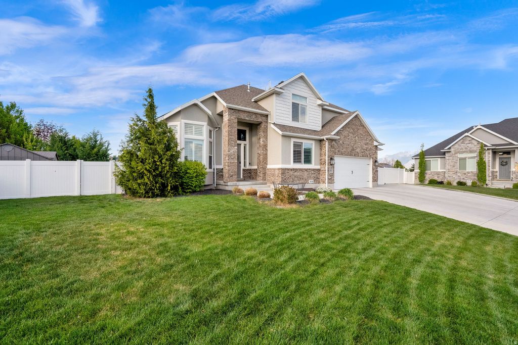 Photo of 2842 W ROLLING CREEK WAY, South Jordan, UT 84095 (MLS # 2152218)