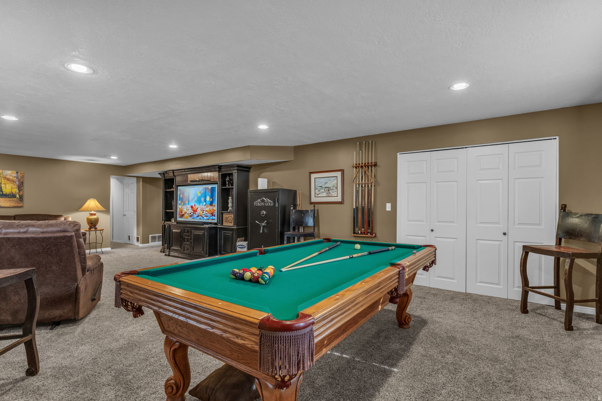 MOUNTAIN MEADOW - Residential