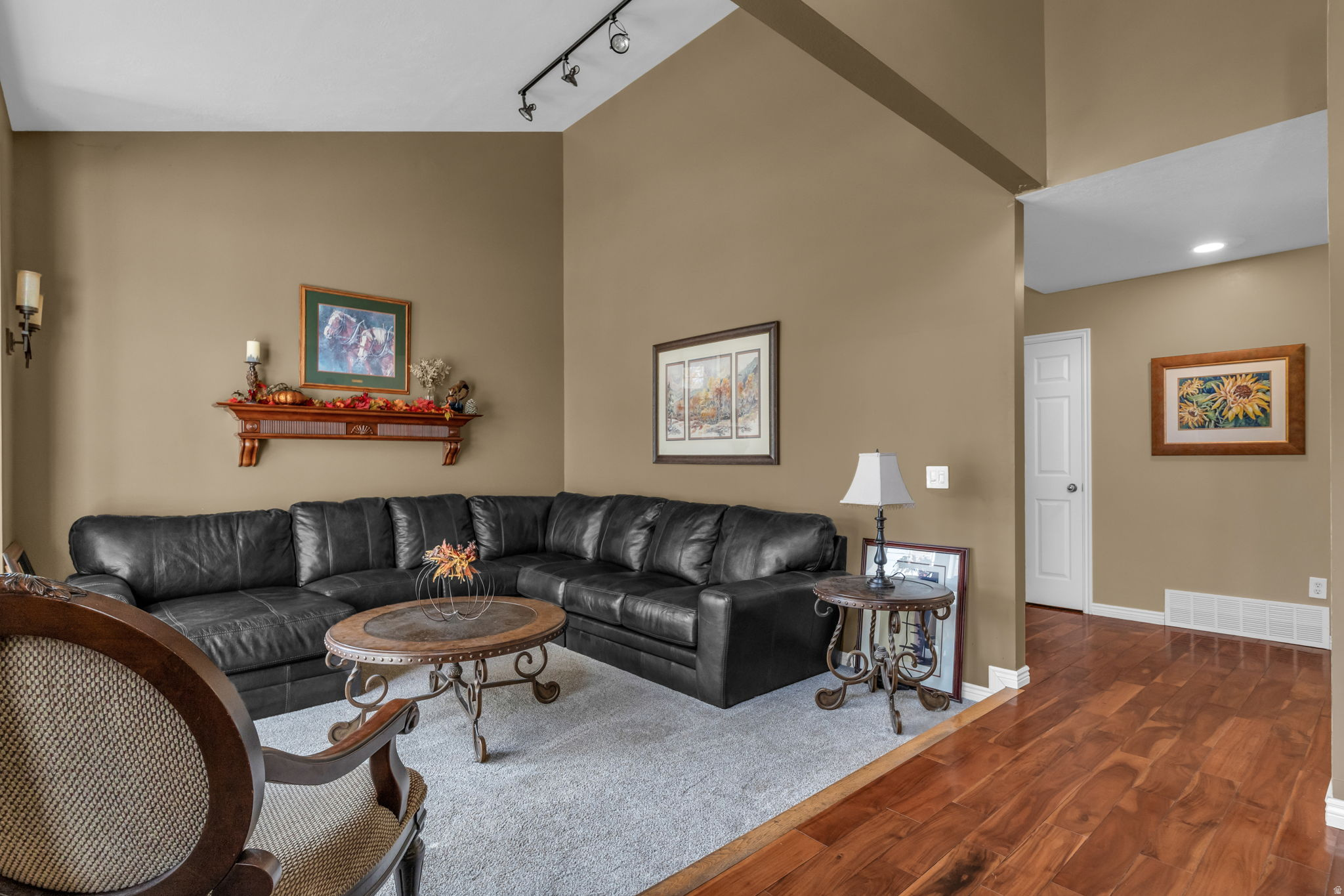 MOUNTAIN MEADOW - Residential