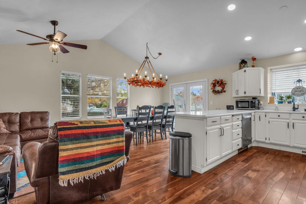 Photo of 8686 S COVEWOOD PL, West Jordan, UT 84088 (MLS # 2121602)