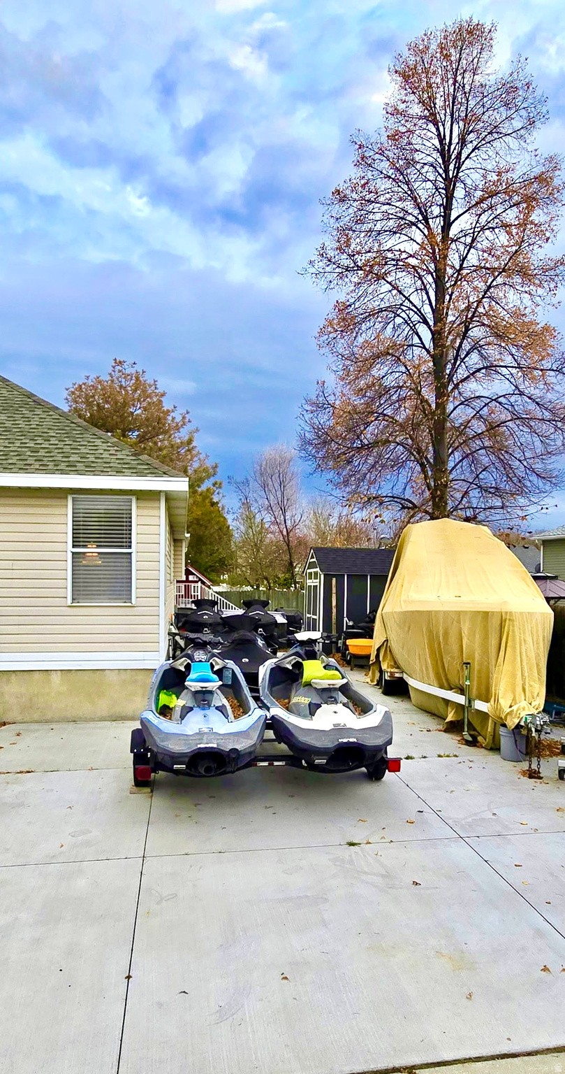 MOUNTAIN MEADOW - Residential