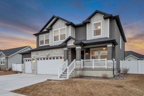Photo of 205 E CRANER PEAK DR, Eagle Mountain, UT 84005 (MLS # 2140598)
