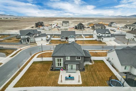 Tiny photo for 205 E CRANER PEAK DR, Eagle Mountain, UT 84005 (MLS # 2140598)