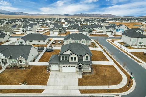 Tiny photo for 205 E CRANER PEAK DR, Eagle Mountain, UT 84005 (MLS # 2140598)