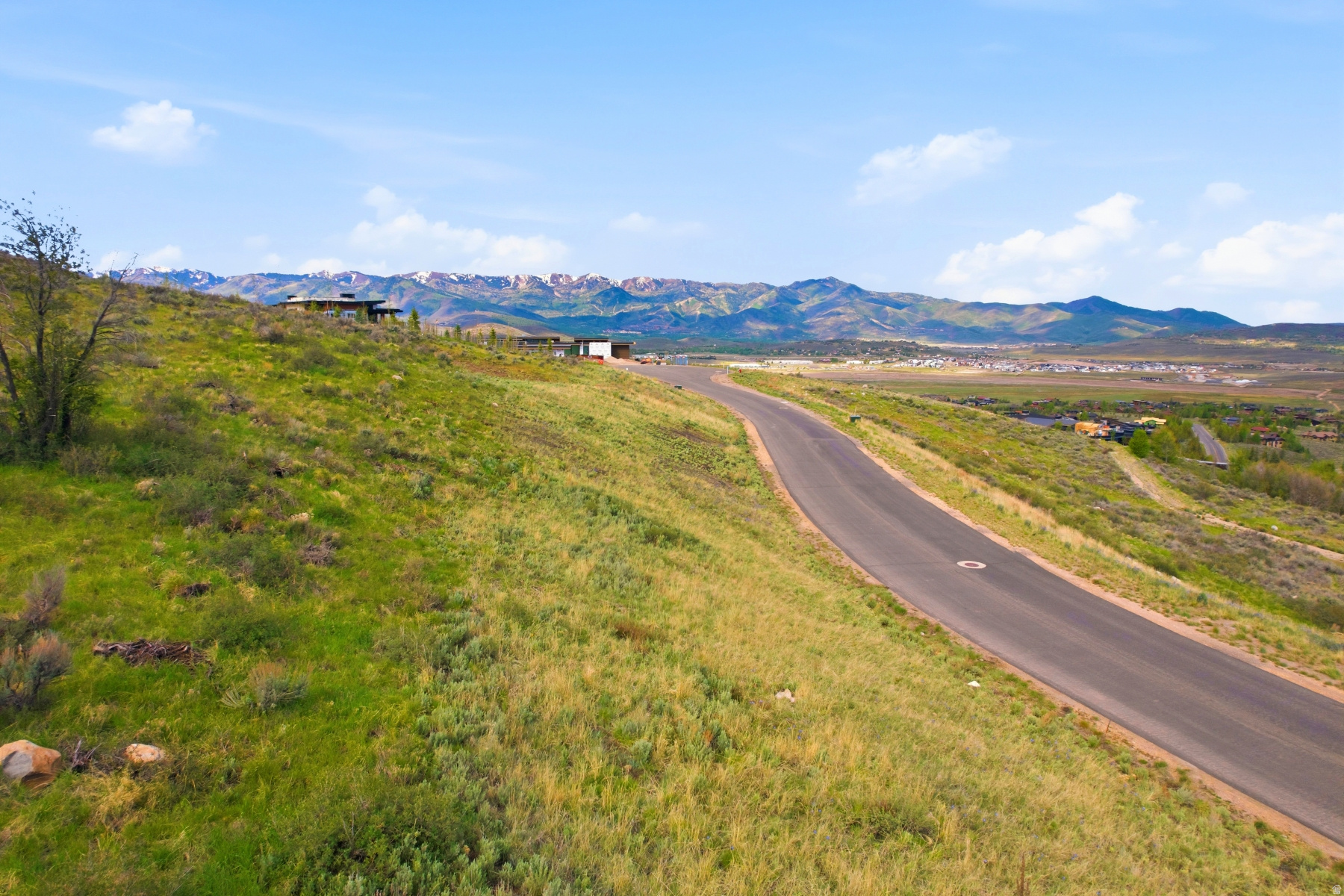 ELK RIDGE BLUFFS - Land