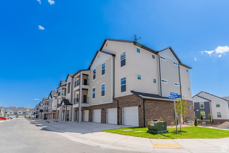 Discover Highridge at Mt. Saratoga-a collection of contemporary, stylish condos within a master-planned community that will feature parks, trails, and expansive open spaces. Enjoy the nearby Utah Lake, The Ranches Golf Club, as well as convenient shopping, dining, and access to Pioneer Crossing for easy commuting. Reach out to today for more information or to set up a visit to the community!