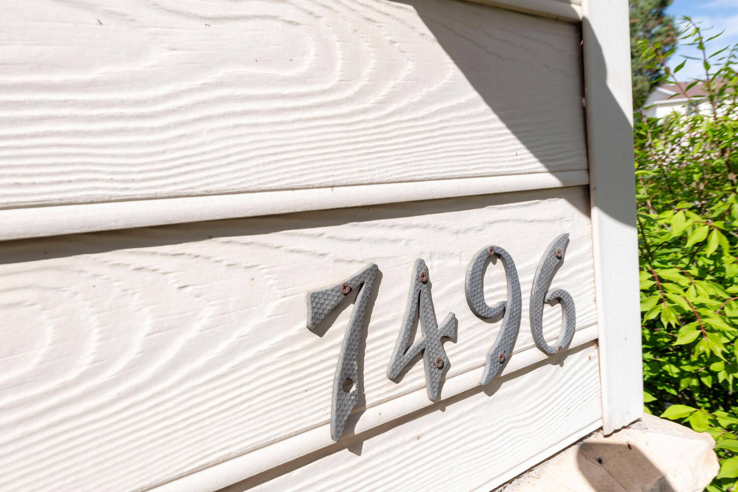 HILLCREST - Residential Income