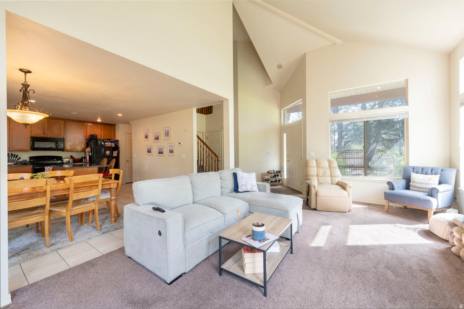 HILLCREST - Residential Income