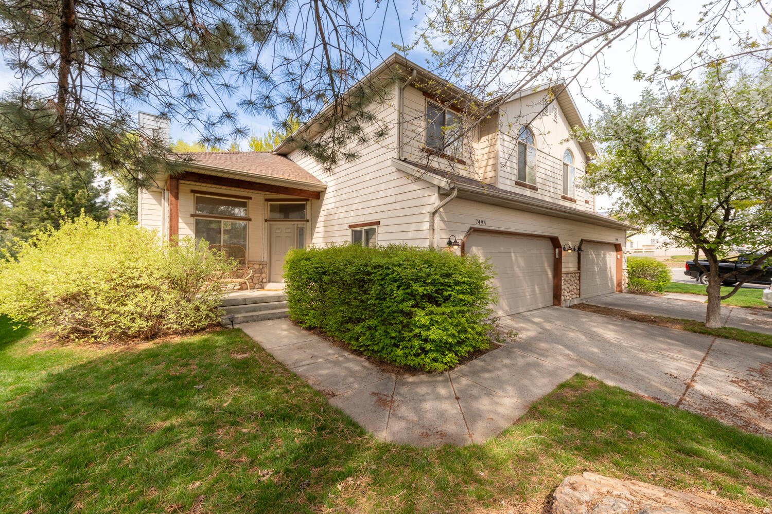 HILLCREST - Residential Income