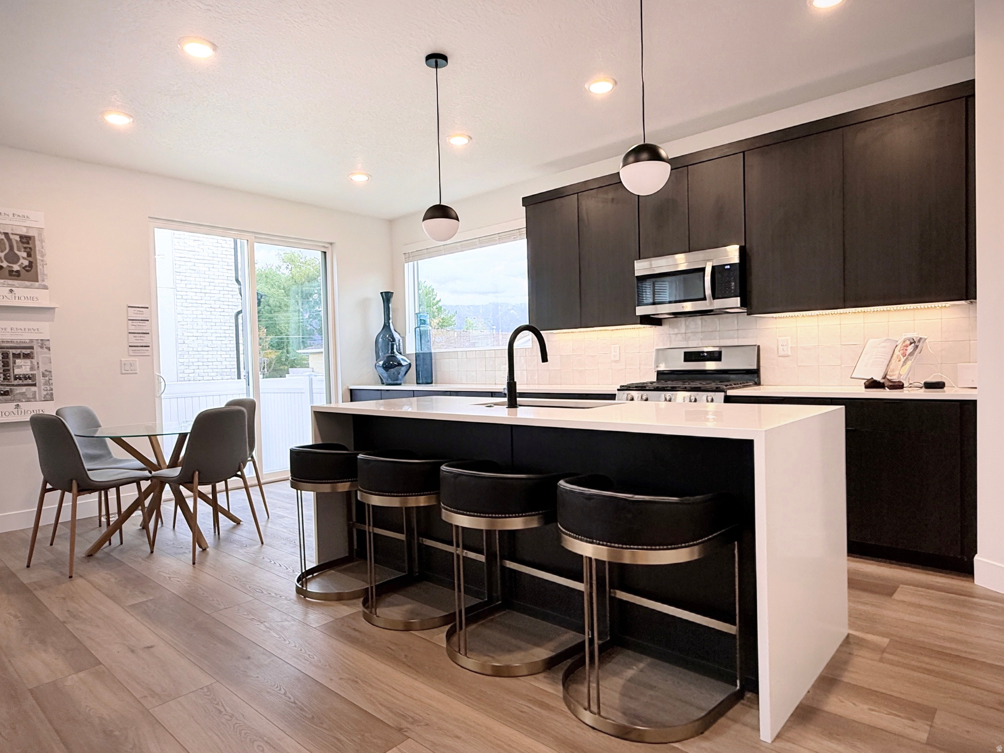 6714 S VAUGHN LN E 23