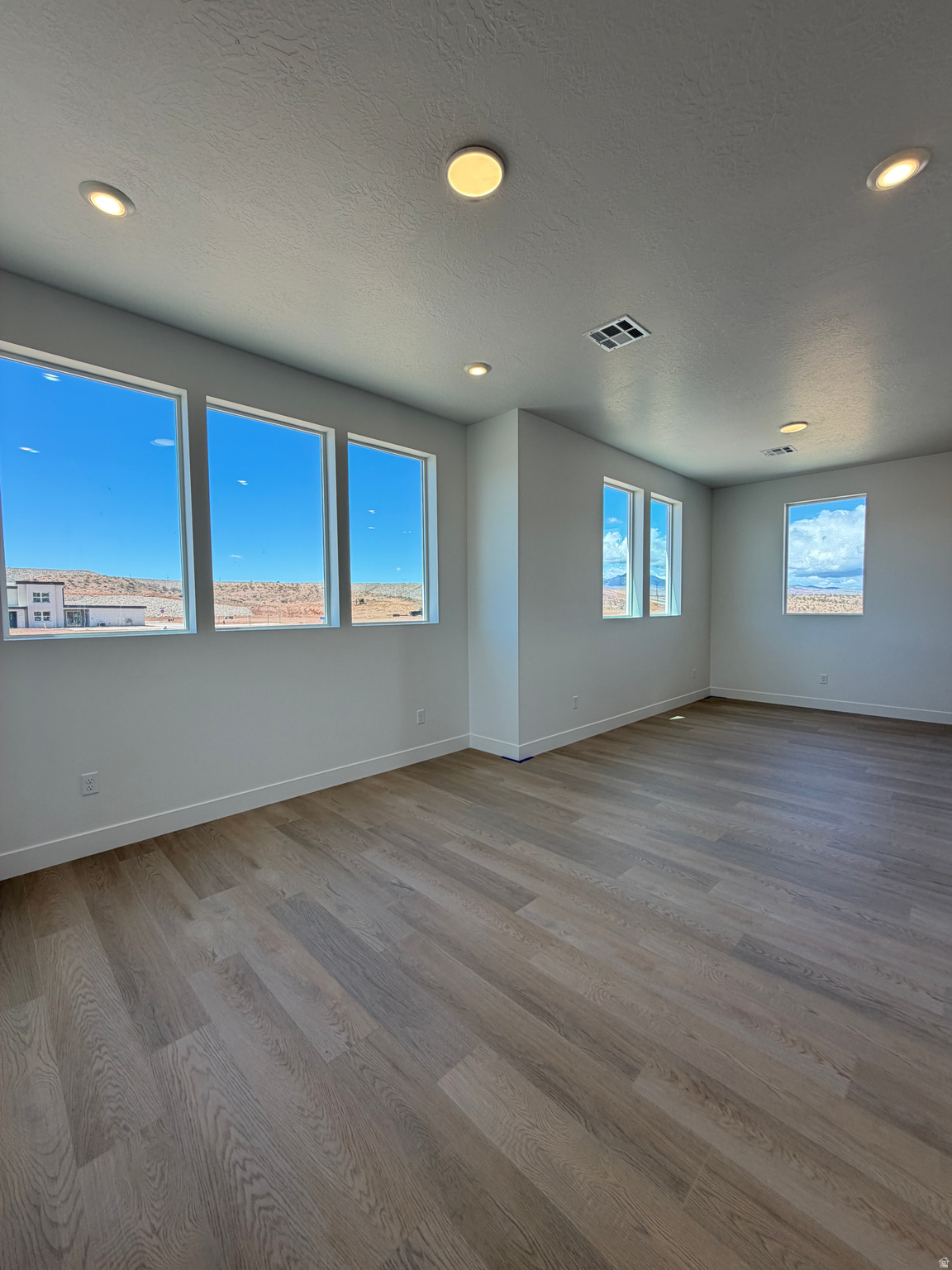 DESERT COLOR - Residential