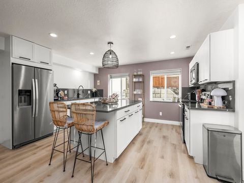Tiny photo for 102 S ELK RIDGE DR, Elk Ridge, UT 84651 (MLS # 2153238)