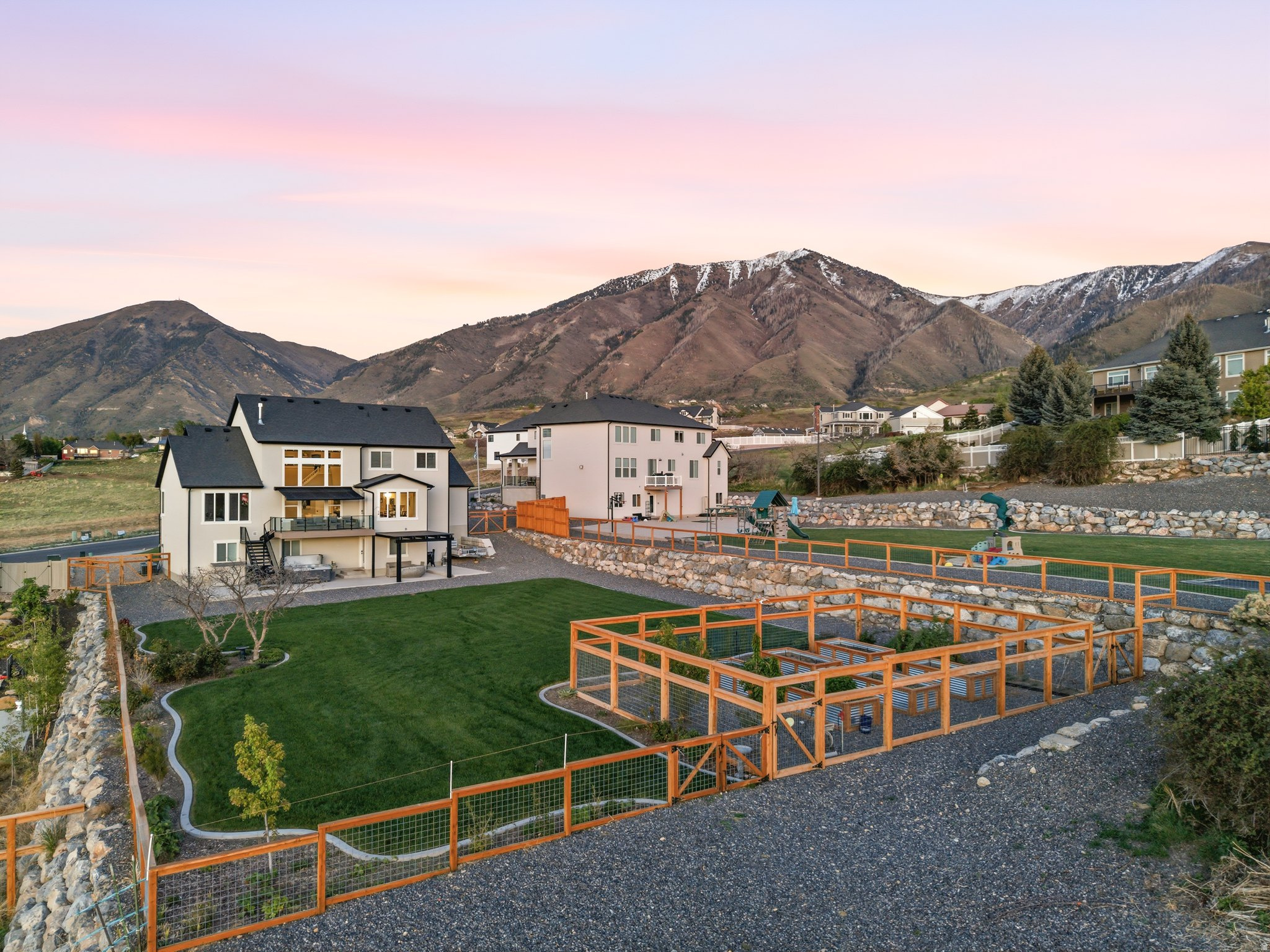 GLADSTIAN VIEW ESTATES - Residential