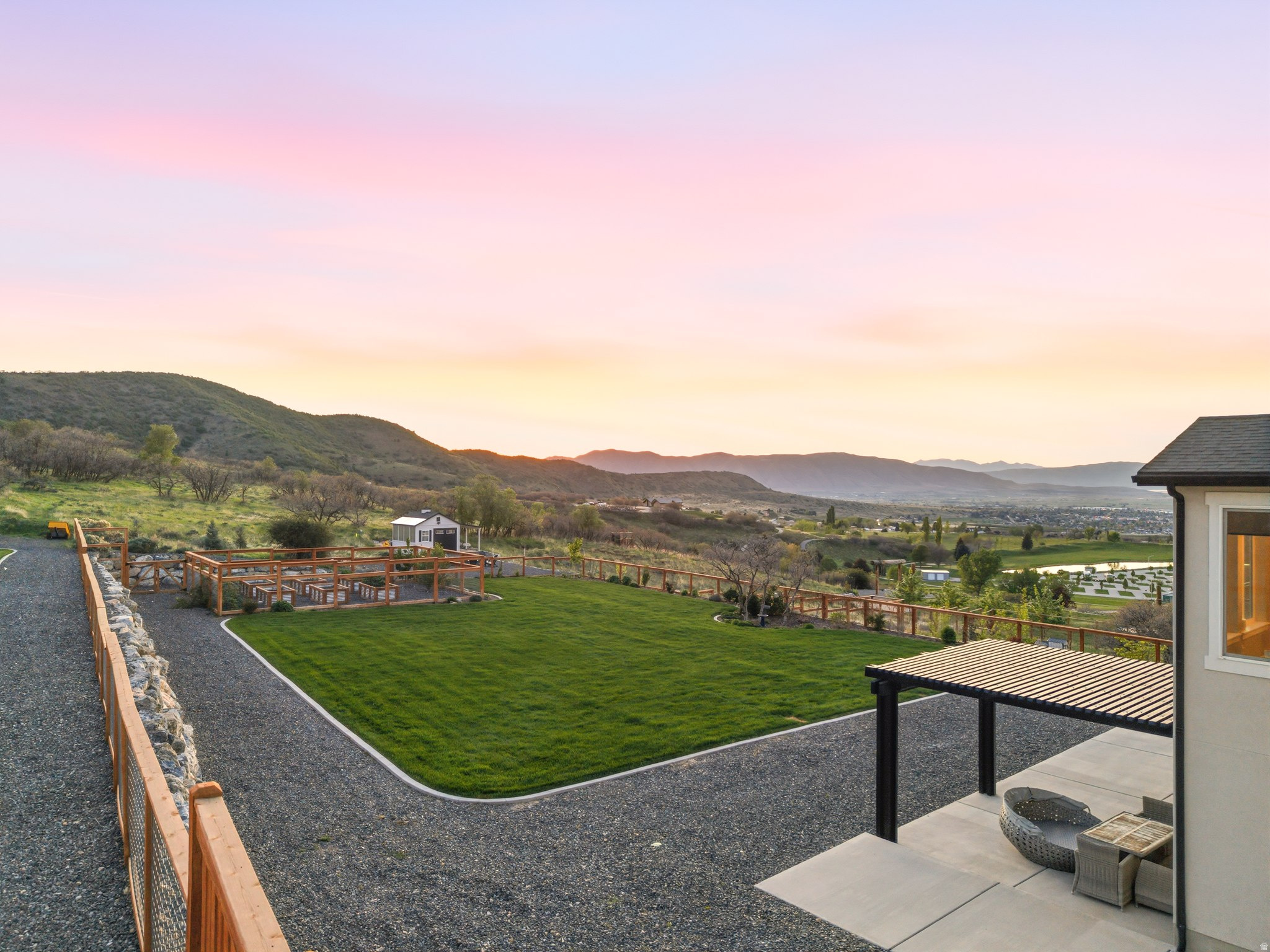 GLADSTIAN VIEW ESTATES - Residential