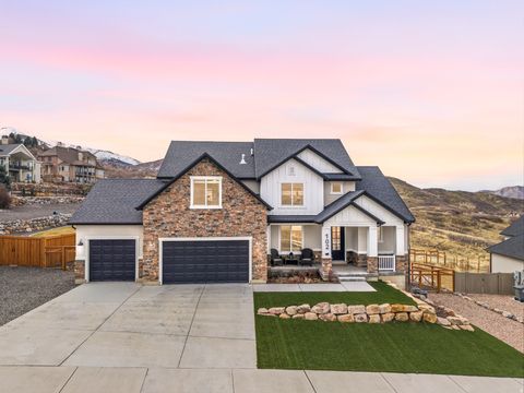 Photo of 102 S ELK RIDGE DR, Elk Ridge, UT 84651 (MLS # 2153238)