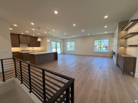 Tiny photo for 636 E VANDALAY LN S, Draper, UT 84020 (MLS # 2151687)