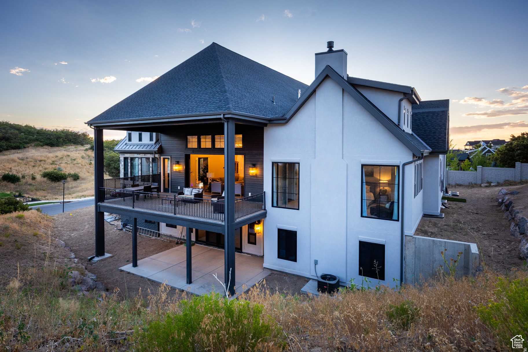 TWIN HOLLOW - Residential