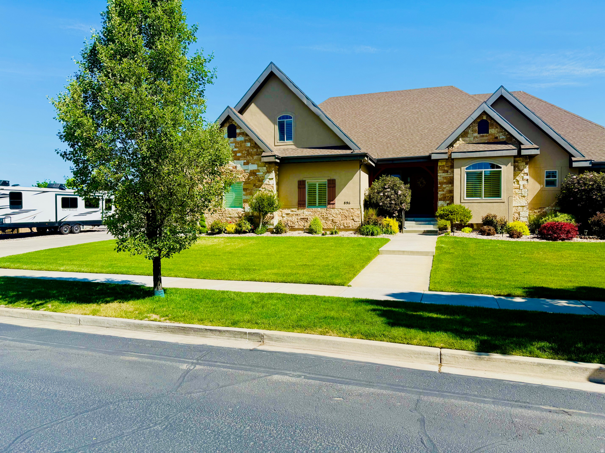 MAPLETON HIGHLANDS - Residential