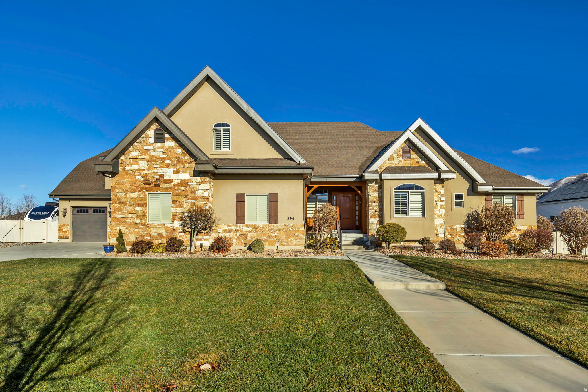 MAPLETON HIGHLANDS - Residential