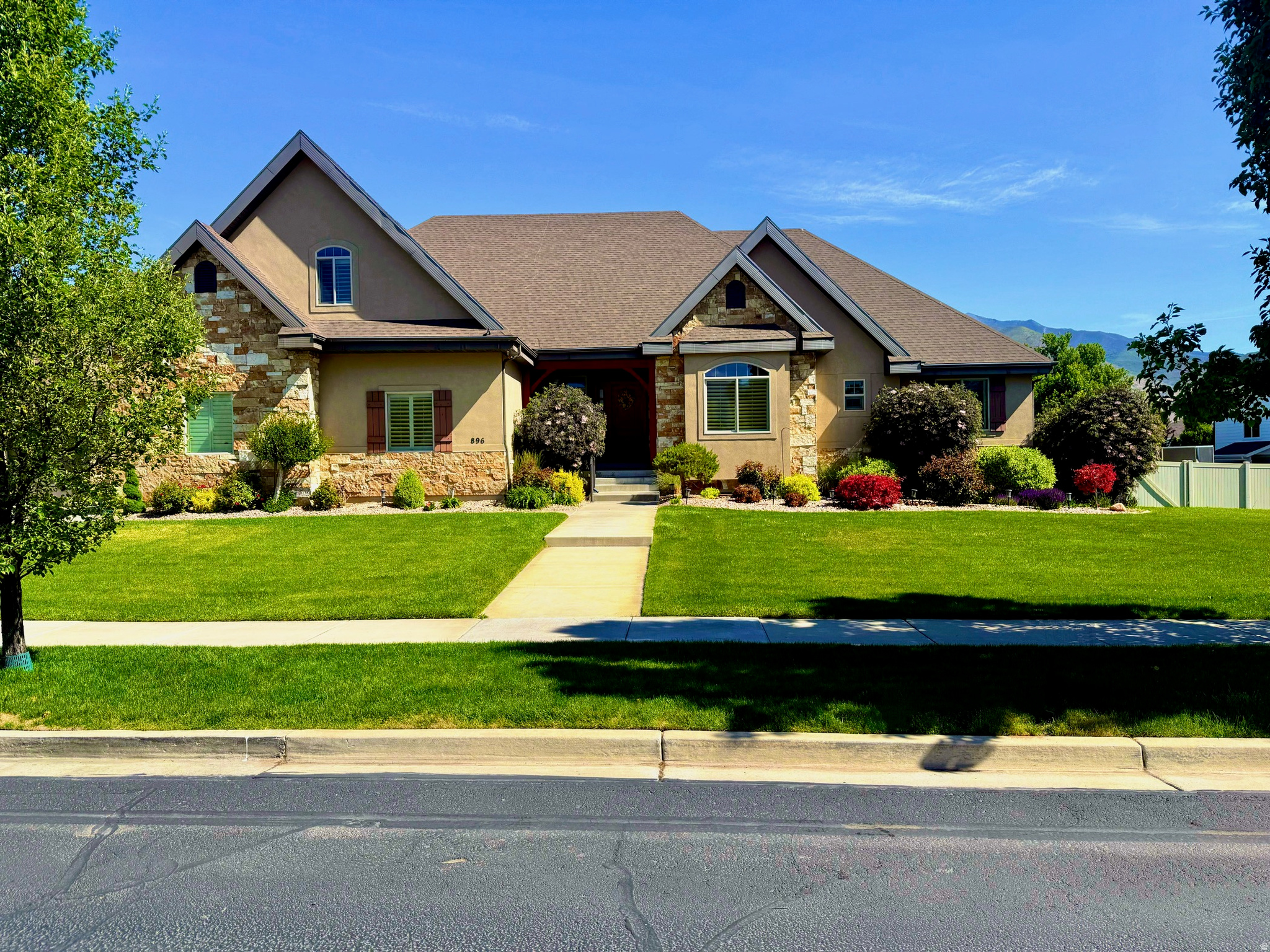 MAPLETON HIGHLANDS - Residential