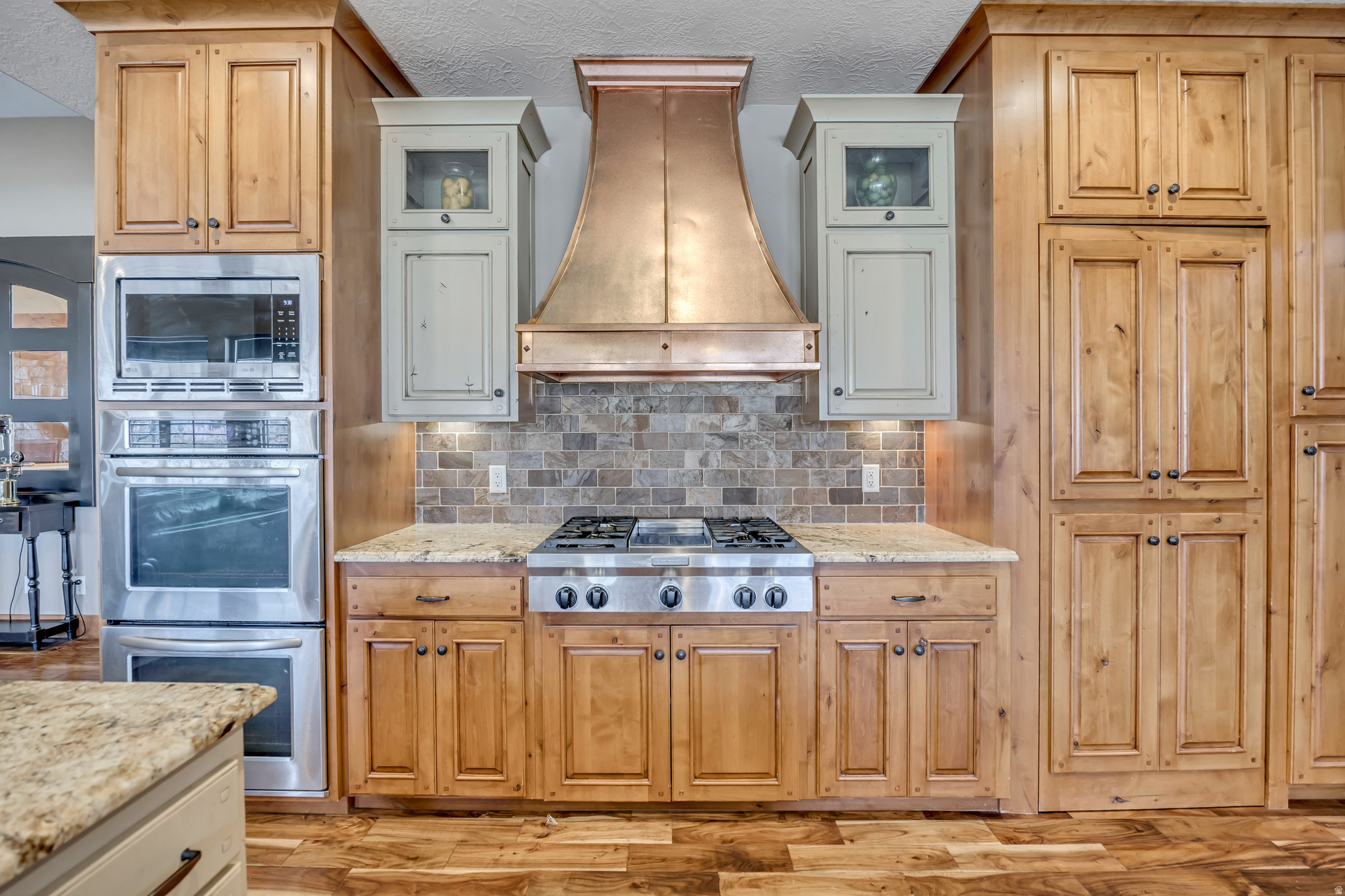 MAPLETON HIGHLANDS - Residential