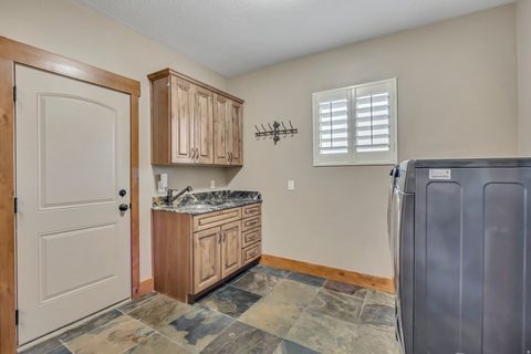 Tiny photo for 896 W 675 S, Mapleton, UT 84664 (MLS # 2129436)