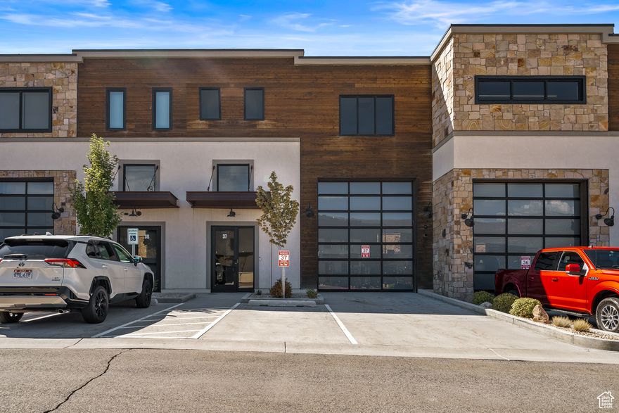 FOR LEASE Park East II unit #37 is the perfect place to work and play in Park City. Office space and common space available. Garage space NOT available. Perfect for a showroom or personal office. No ADU permits or residential for lease. Located in a service commercial, light industrial zone, uses include commercial, office, warehouse, retail, and residential.   Dimensions are 30ft x 60ft or 1,800 sq ft footprint with 32ft elevations and a 14ft glass garage door.  Pricing reflects price per square foot for lease.    Legal Description: UNIT 37 PARK EAST II BUSINESS COMMUNITY CONDOMINIUMS AMENDED; ACCORDING TO THE OFFICIAL PLAT ON FILE IN THE SUMMIT COUNTY RECORDERS OFFICE. FOOTPRINT CONT 1,800SQ FT OR 0.041 AC (NOTE: ALLOWABLE SQ FT VARIES 1,800SQ FT TO MAXIMUM 5,400 SQ FT.). TO