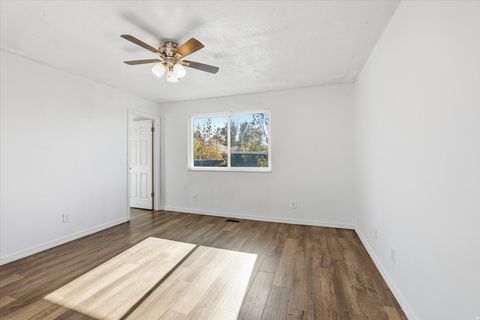 Tiny photo for 71 W 450 S, Kaysville, UT 84037 (MLS # 2121210)