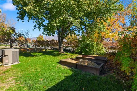 Tiny photo for 71 W 450 S, Kaysville, UT 84037 (MLS # 2121210)
