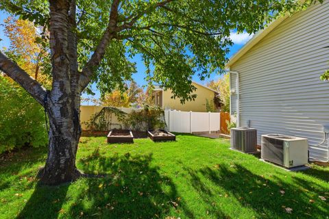 Tiny photo for 71 W 450 S, Kaysville, UT 84037 (MLS # 2121210)
