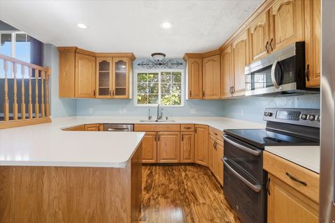 Tiny photo for 71 W 450 S, Kaysville, UT 84037 (MLS # 2121210)