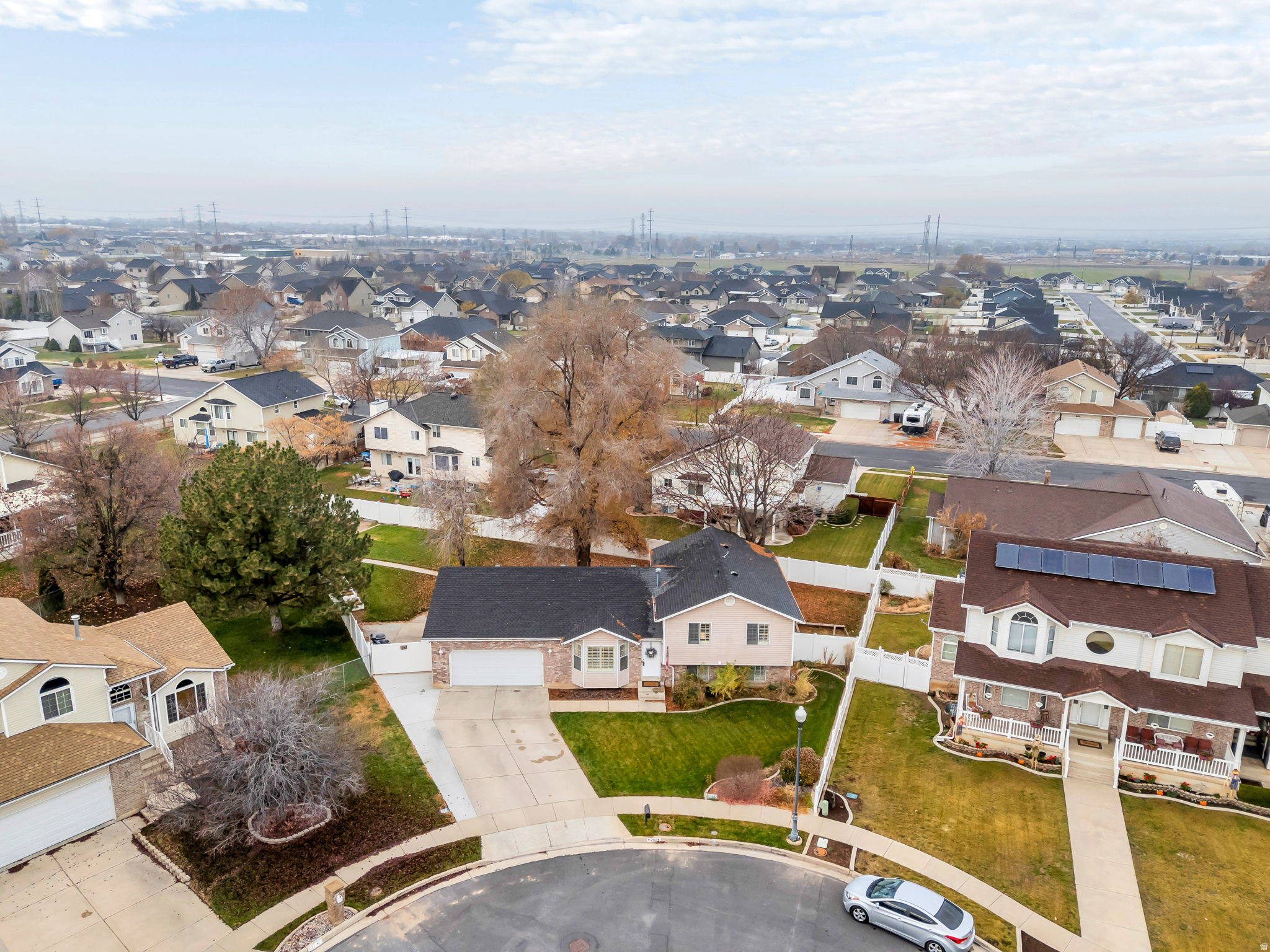GOLDEN WEST VILLA - Residential