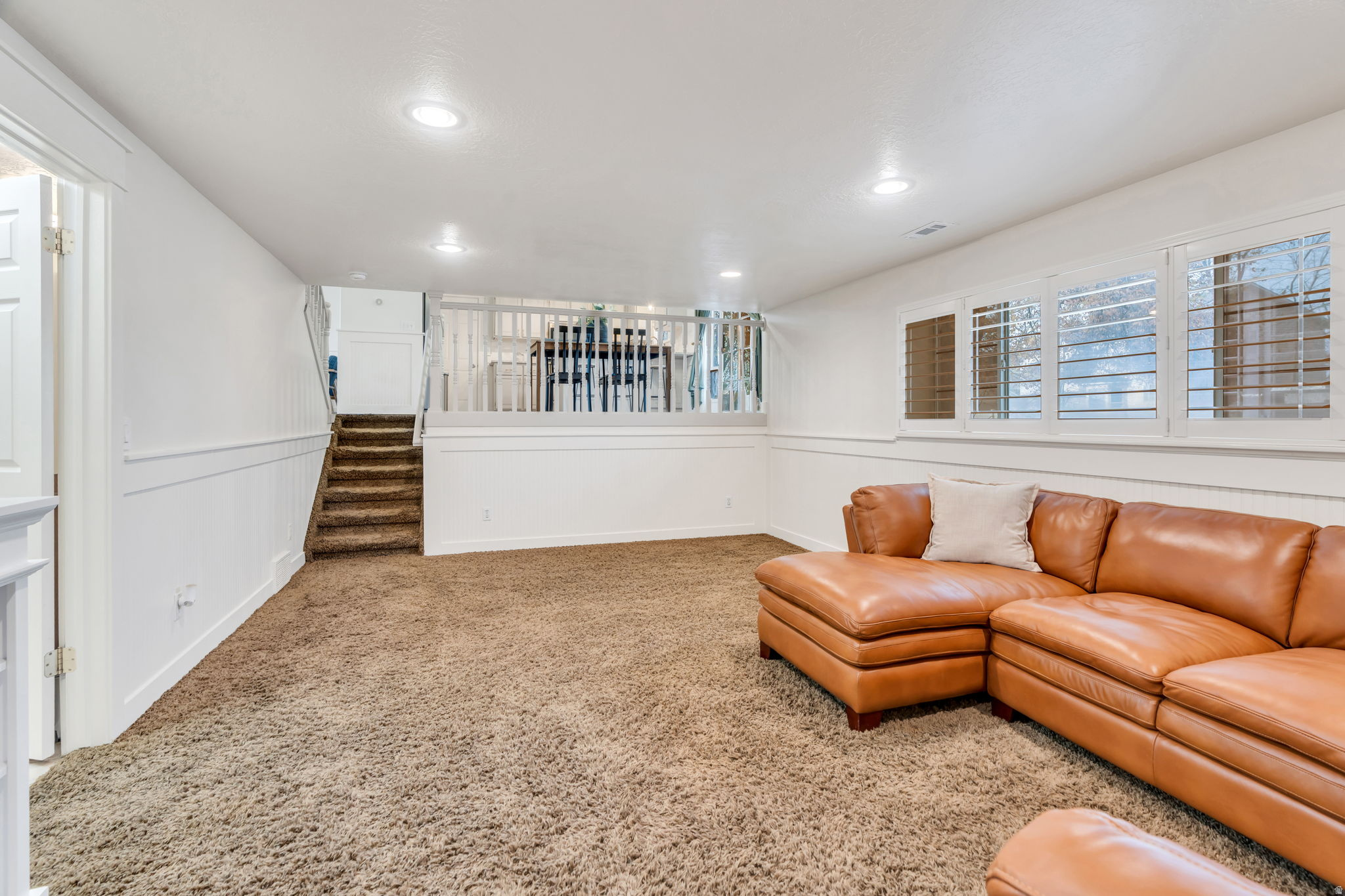 GOLDEN WEST VILLA - Residential