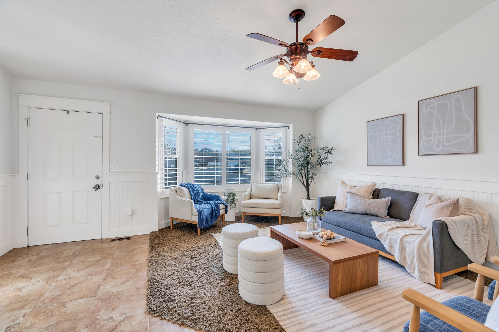 GOLDEN WEST VILLA - Residential