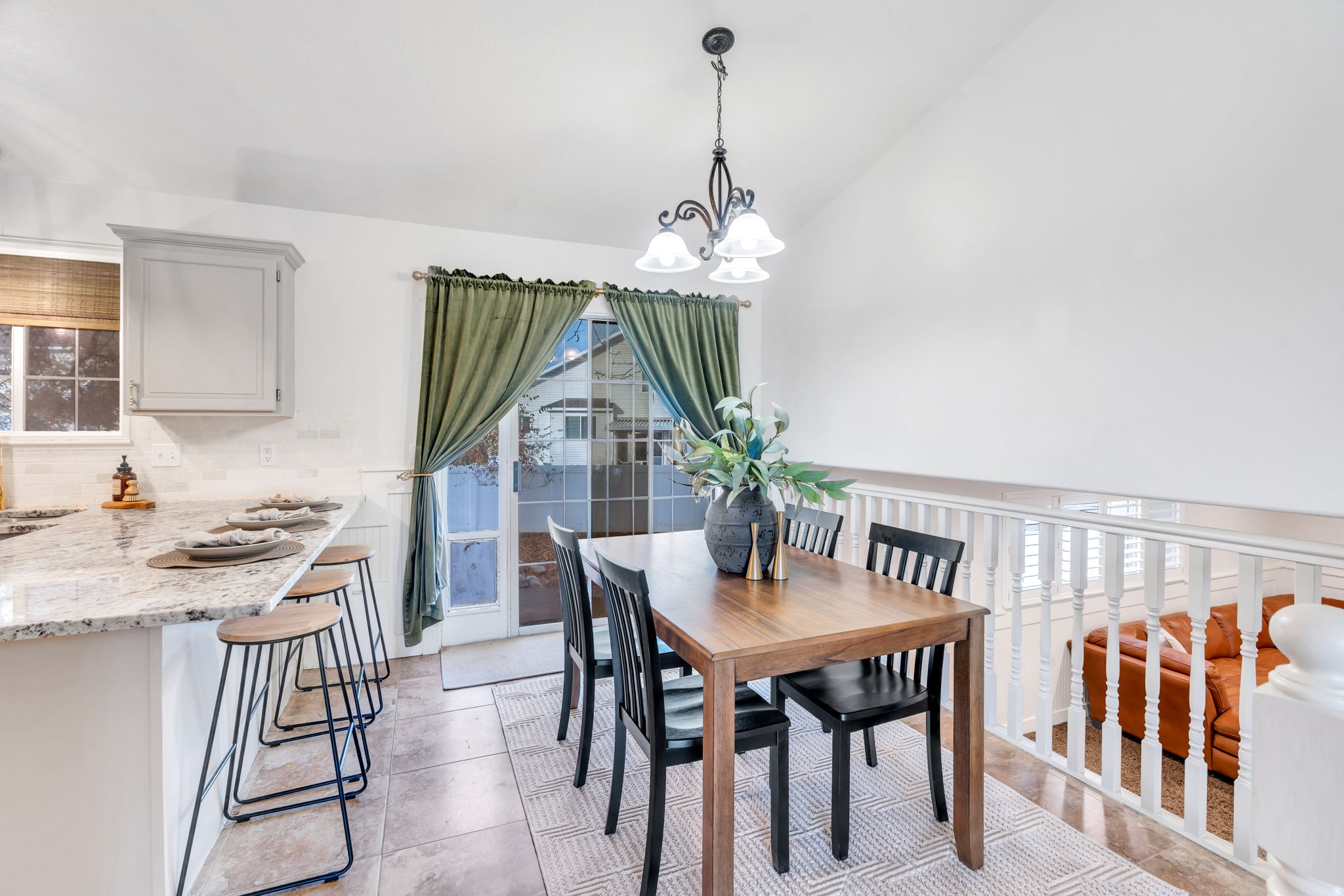 GOLDEN WEST VILLA - Residential