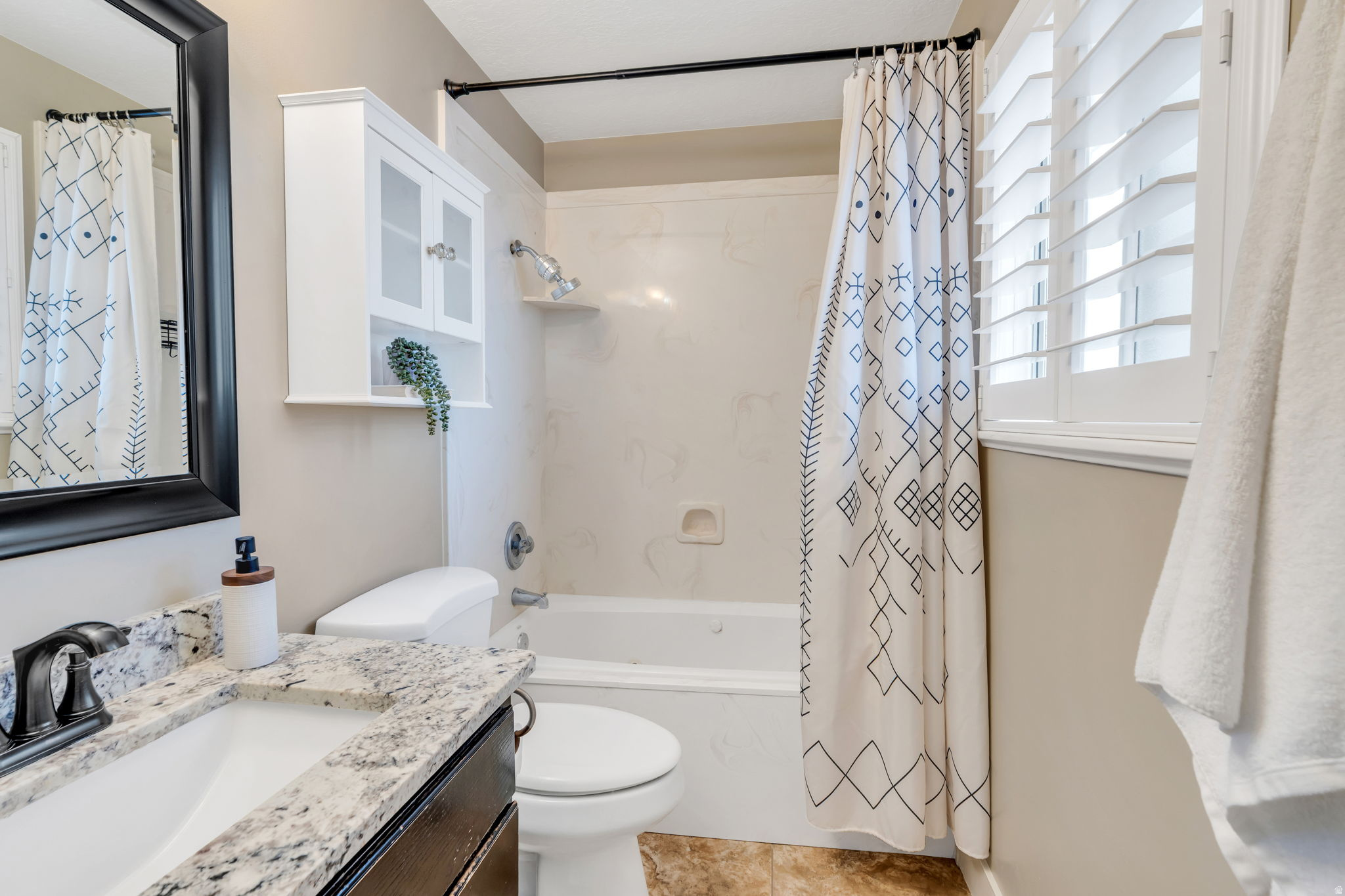 GOLDEN WEST VILLA - Residential