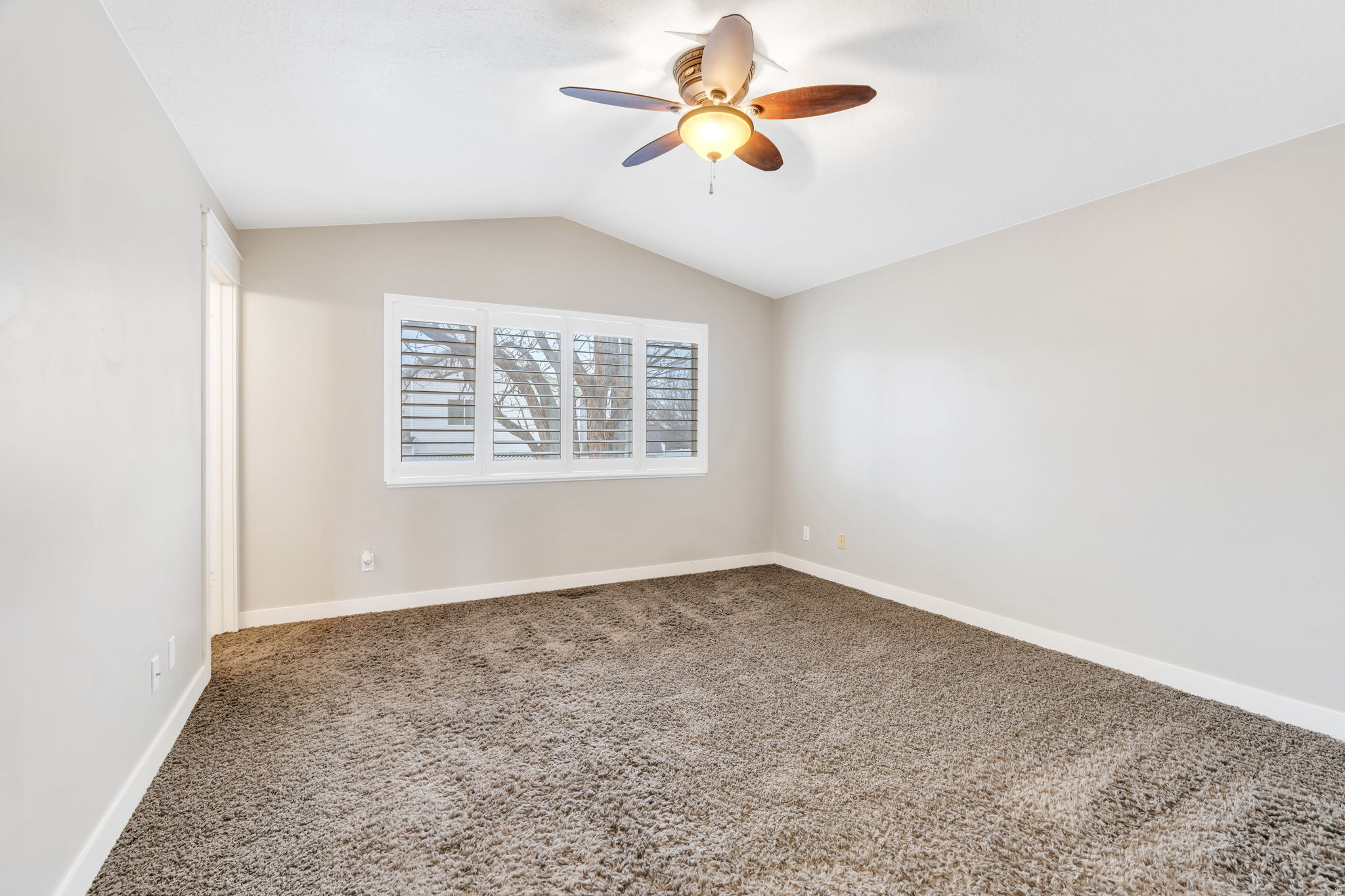 GOLDEN WEST VILLA - Residential