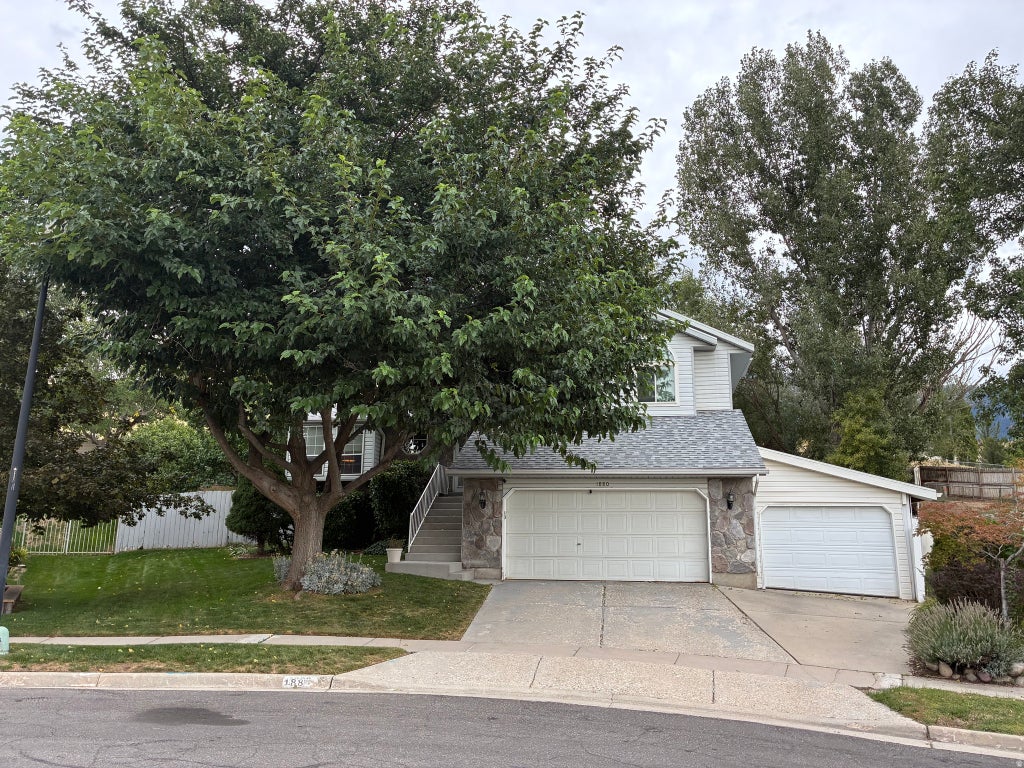 Photo of 1880 E ARBORFIELD CIR S, Sandy, UT 84092 (MLS # 2183909)