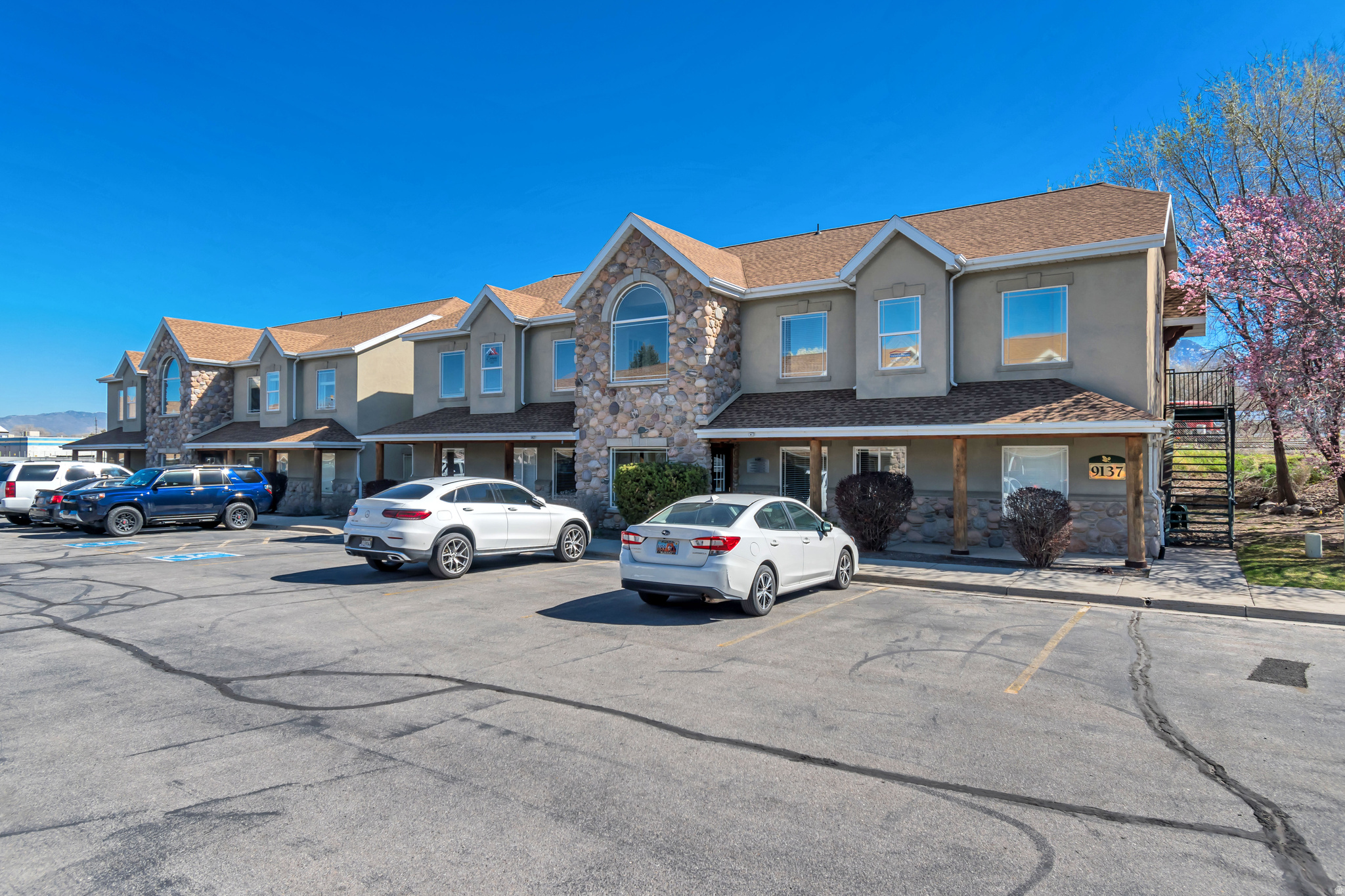 MONROE PROFESSIONAL PLAZA - Commercial Sale