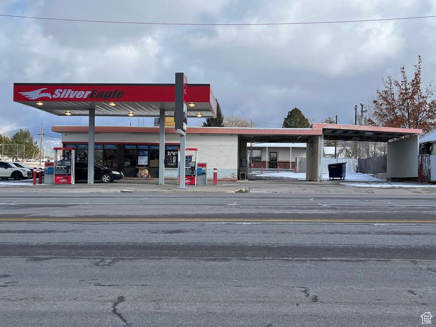 Locally owned Convenience Store! This is a great business opportunity with lots of potential.  Located in a  rural community with a loyal customer base.  4 gas pumps, lots of parking, the store has a kitchen, a contained beer cooler, soda dispenser and retail space.  There are  possibilities of expansion, a drive up window or maybe a oil & lube bay.  Don't miss out on going into business for yourself.  This business is centrally located in Mt Pleasant.  The price includes the inventory but not the fuel in the tanks( this would be in addition). The past 3 years of tax returns are available for interested buyers along with inventory reports, tank tests. gallons sold report, and jobber contract.